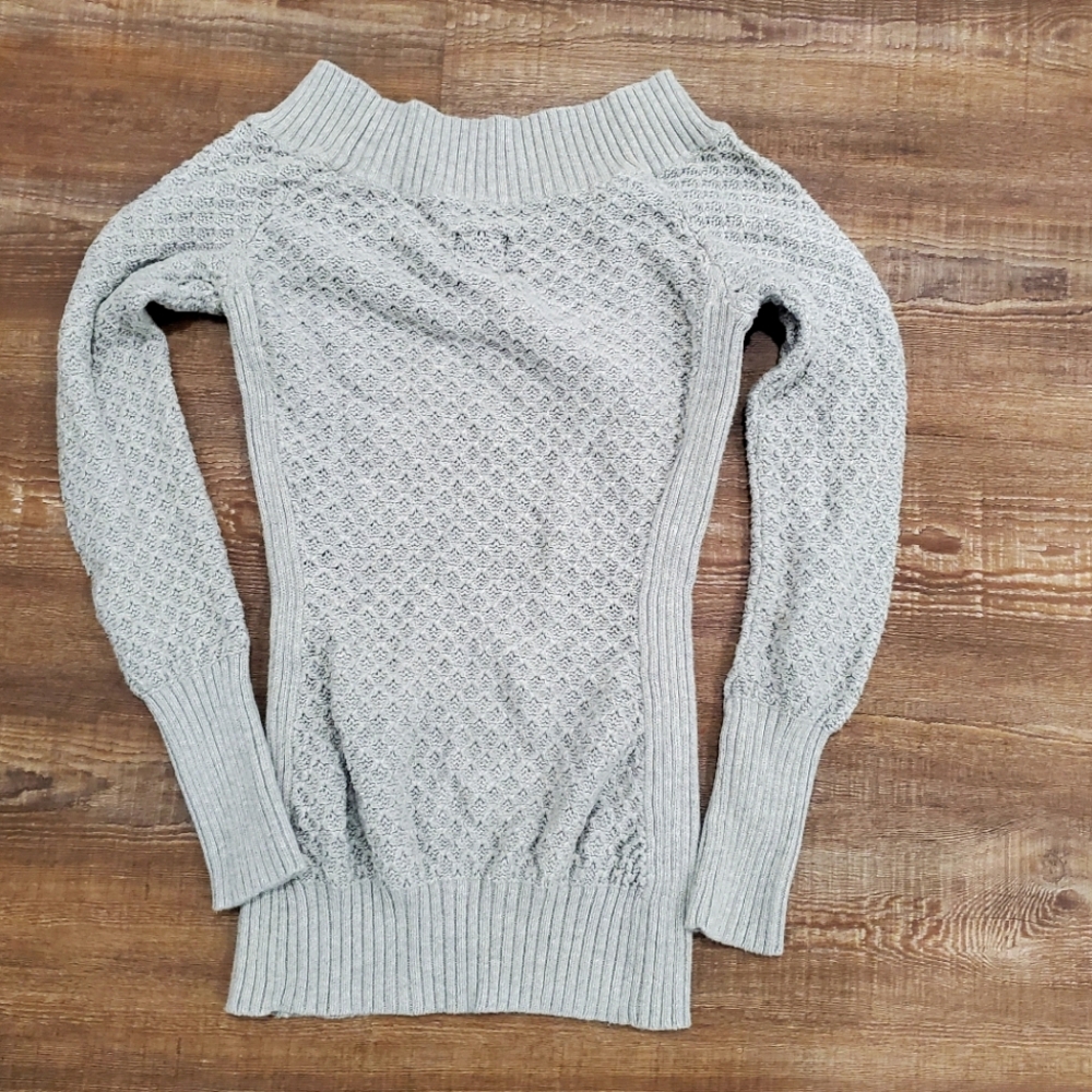 Guess Knit Gray Sweater in size Medium